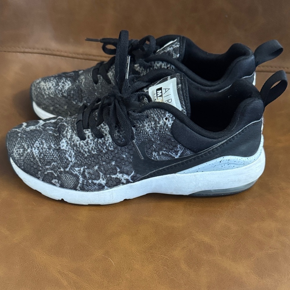 Nike Air Max Sneakers in Black and White Snakeskin - Picture 3 of 7